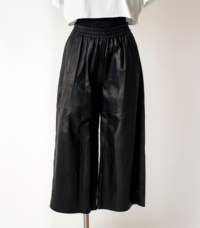 Pantaloni culotte in pelle Pinko | Stile moderno e grintoso