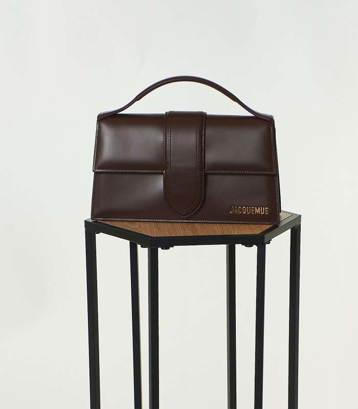 Jacquemus Borsa Marrone in Pelle – Eleganza Minimal & Design Iconico